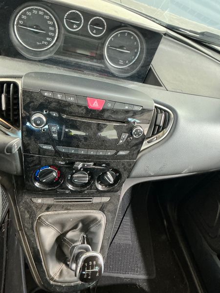 Lancia Ypsilon 1.2 Gold 2013 – снимка 22