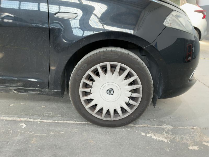 Lancia Ypsilon 1.2 Gold 2013 – снимка 11
