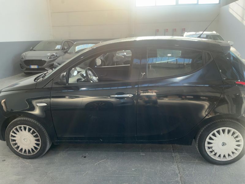 Lancia Ypsilon 1.2 Gold 2013 – снимка 4