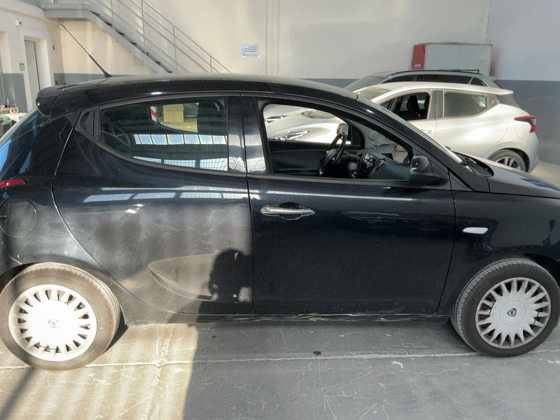 Lancia Ypsilon 1.2 Gold 2013 – снимка 10