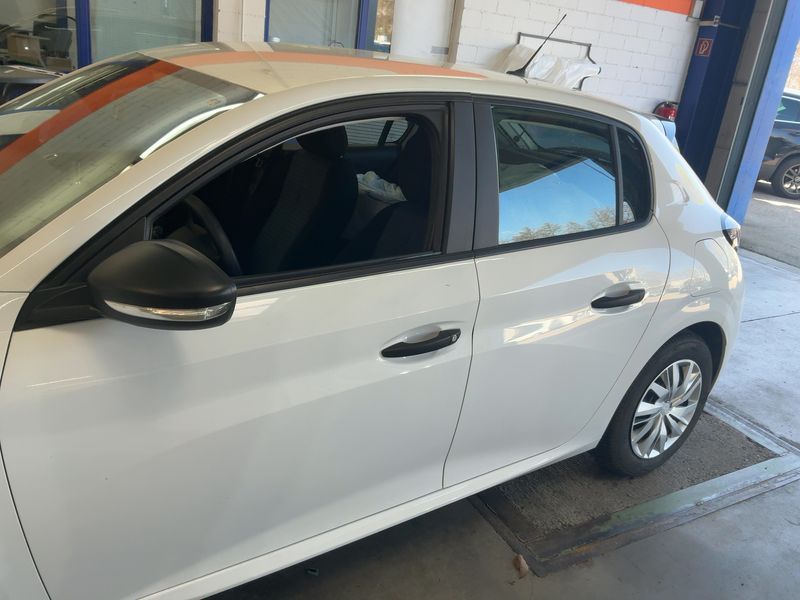 Peugeot 208 1.5 Blue-HDi Like 2022 – снимка 4
