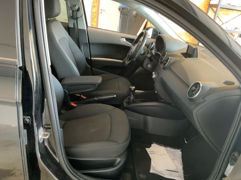 Audi A1 Sportback 1.0 TFSI 2016 – снимка 16