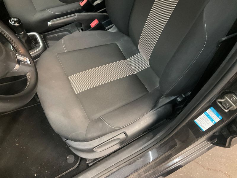 Volkswagen Polo 1.2 TSI Black Edition 2013 – снимка 23
