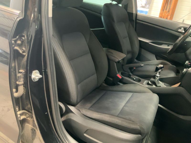 Hyundai Tucson 1.7 CRDi Tecno BlueDrive 2WD 2016 – снимка 16