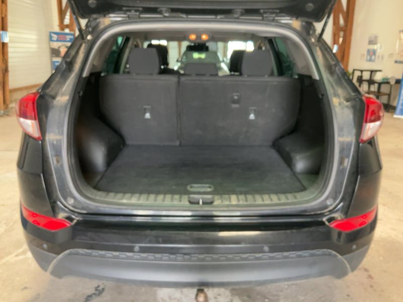 Hyundai Tucson 1.7 CRDi Tecno BlueDrive 2WD 2016 – снимка 15