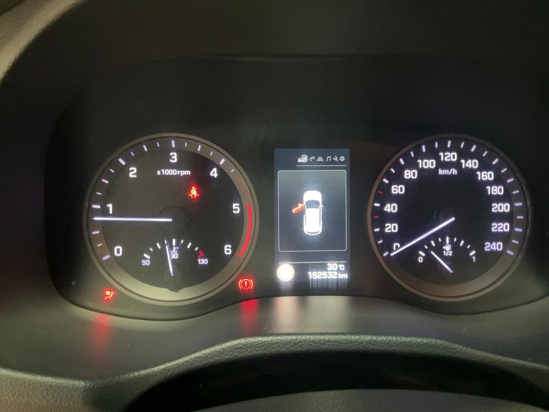 Hyundai Tucson 1.7 CRDi Tecno BlueDrive 2WD 2016 – снимка 18