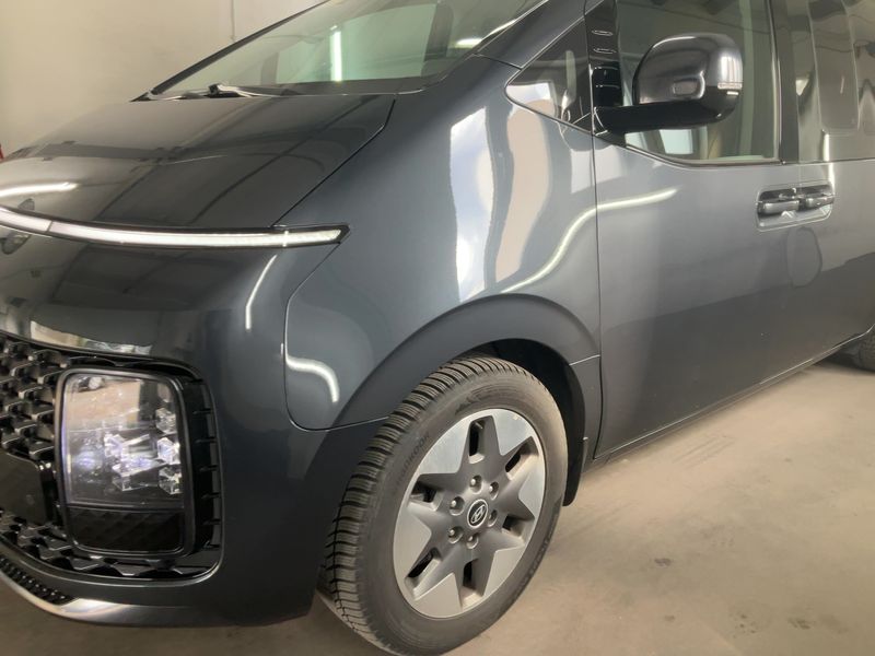 Hyundai Staria 2.2 CRDi Signature 4WD 2023 – снимка 2