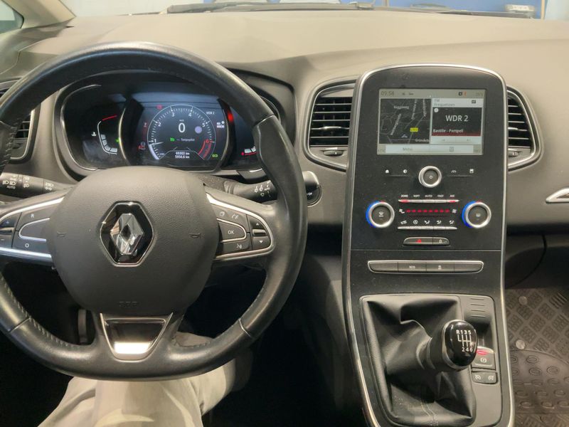 Renault Scenic 1.2 TCe Energy Experience 2017 – снимка 17