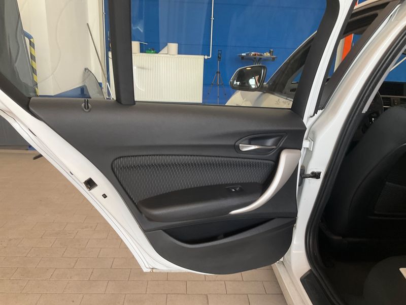 BMW 1er 116d Advantage 2015 – снимка 38