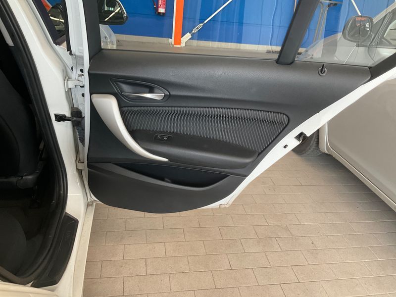 BMW 1er 116d Advantage 2015 – снимка 31