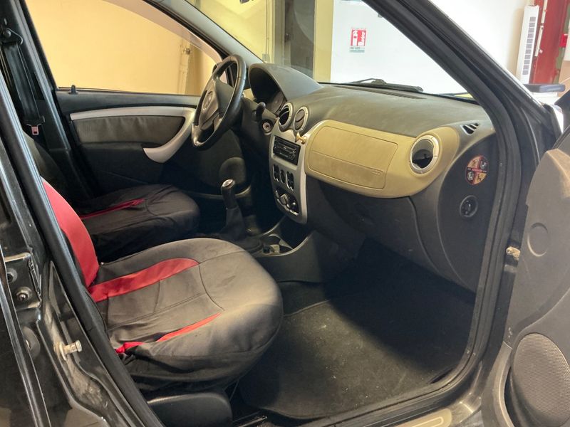 Dacia Logan 1.5 dCi Black Line 2 2012 – снимка 3