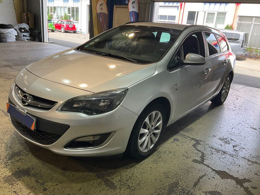 Opel Astra 2.0 CDTI Active 2013 – снимка 1