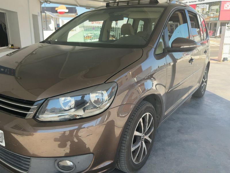 Volkswagen Touran 1.6 TDI Design Edition 2011 – снимка 1