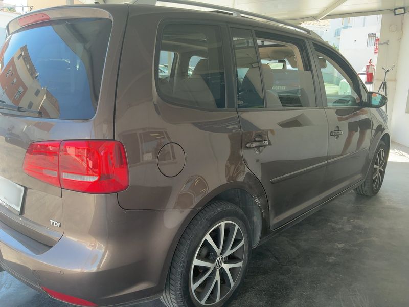 Volkswagen Touran 1.6 TDI Design Edition 2011 – снимка 8