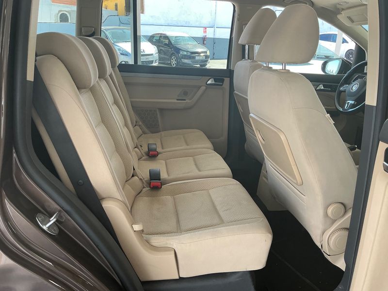Volkswagen Touran 1.6 TDI Design Edition 2011 – снимка 19