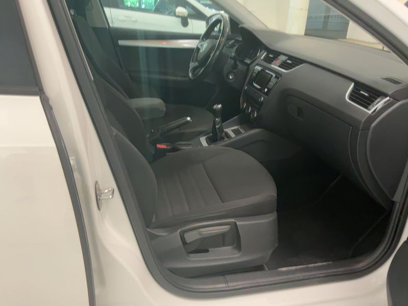 Skoda Octavia 2.0 TDI Elegance 2014 – снимка 17