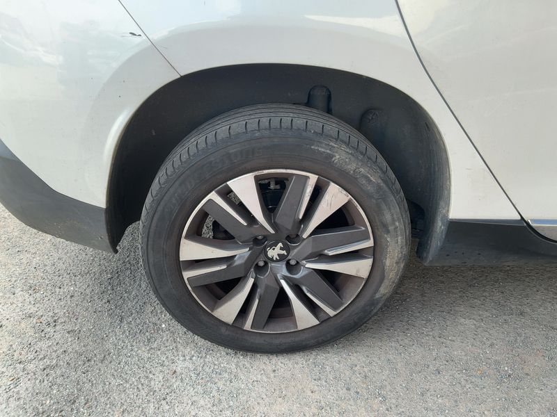 Peugeot 2008 1.6 Blue-HDi Allure 2016 – снимка 9