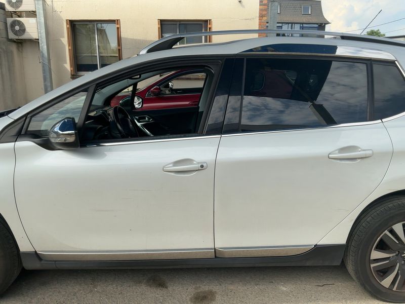 Peugeot 2008 1.6 Blue-HDi Allure 2016 – снимка 4