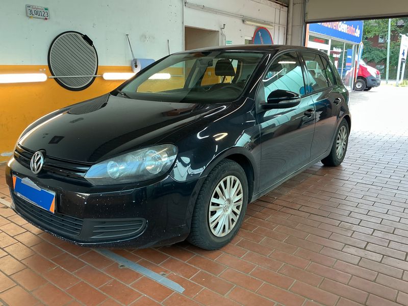 Volkswagen Golf VI 1.6 TDI Trendline BlueMotion Tech 2011 – снимка 1