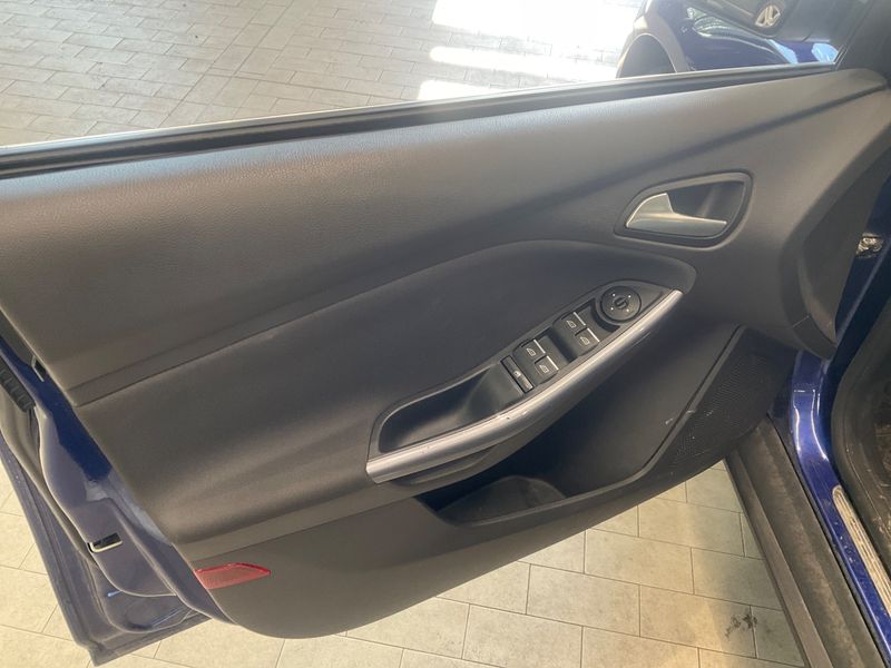 Ford Focus 1.6 Ti-VCT Titanium 2015 – снимка 32