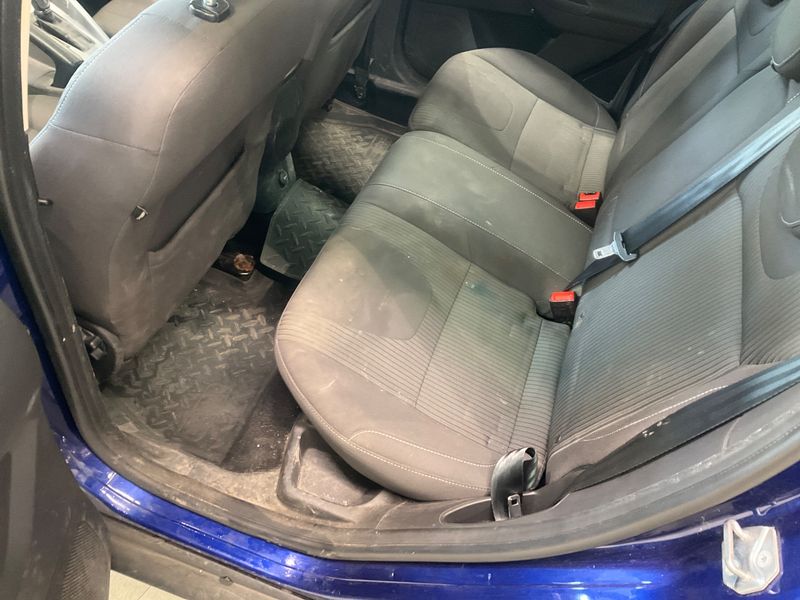 Ford Focus 1.6 Ti-VCT Titanium 2015 – снимка 35