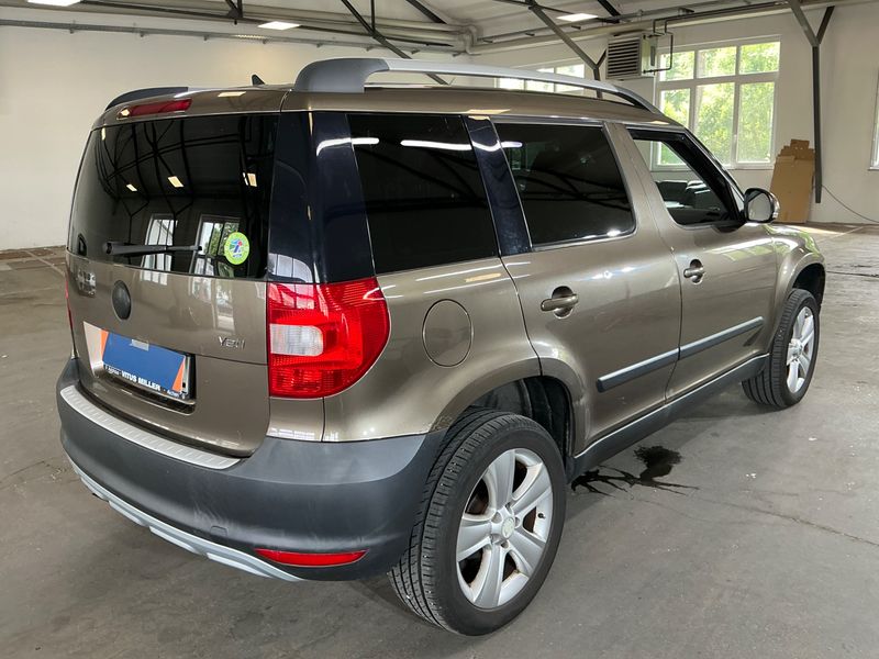 Skoda Yeti 1.2 TSI Ambition 2010 – снимка 2