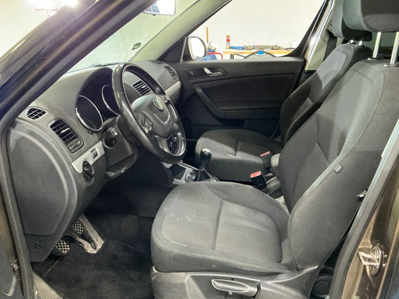 Skoda Yeti 1.2 TSI Ambition 2010 – снимка 3