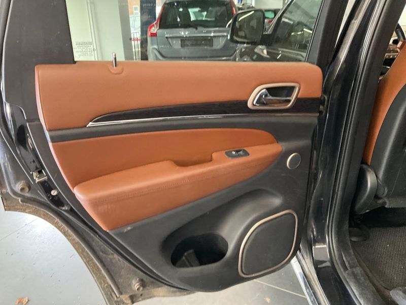 Jeep Grand Cherokee 3.0 CRD Summit 2016 – снимка 30