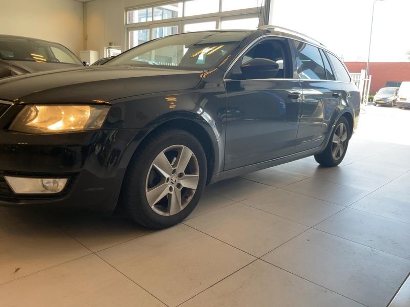 Skoda Octavia 1.6 TDI GreenLine 2014 – снимка 2