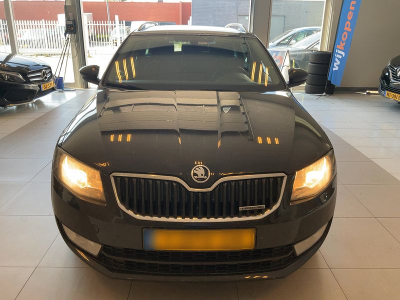 Skoda Octavia 1.6 TDI GreenLine 2014 – снимка 14
