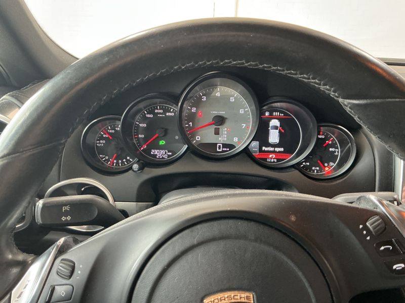 Porsche Cayenne S 2012 – снимка 18