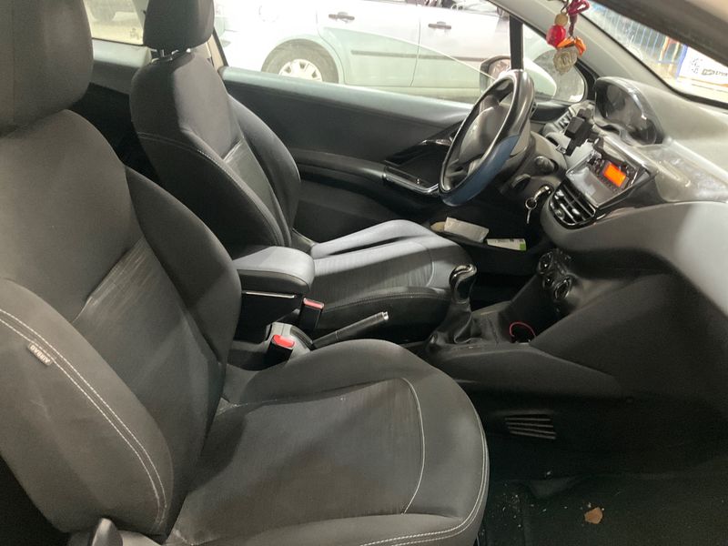 Peugeot 208 1.4 HDi Access 2014 – снимка 3