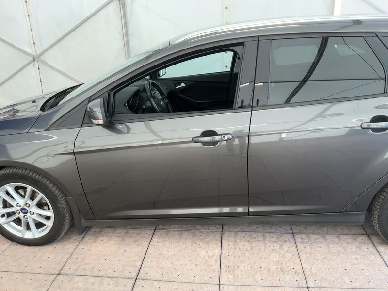 Ford Focus 1.0 EcoBoost Business 2015 – снимка 4