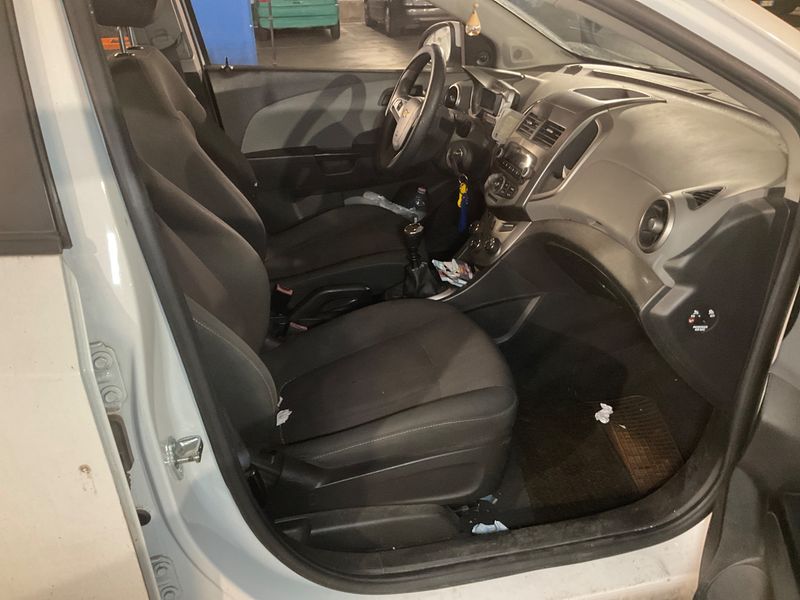 Chevrolet Aveo 1.2 LT 2012 – снимка 3