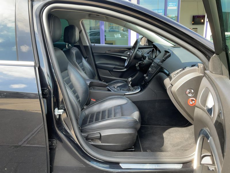 Opel Insignia Sports Tourer 1.4 Turbo Sport 2011 – снимка 17