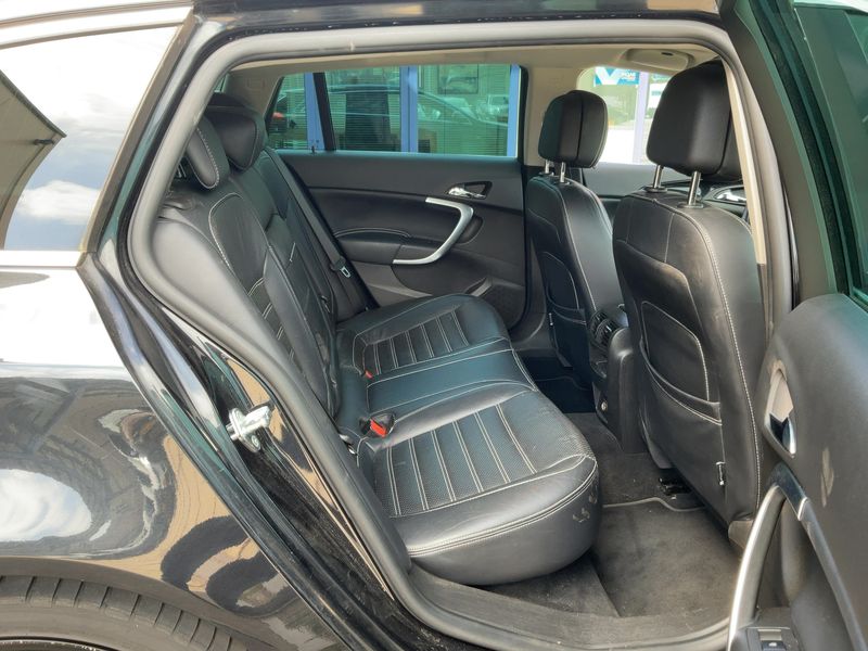 Opel Insignia Sports Tourer 1.4 Turbo Sport 2011 – снимка 20