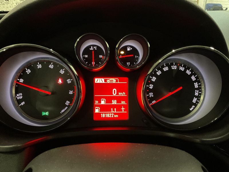 Opel Insignia Sports Tourer 1.4 Turbo Sport 2011 – снимка 19