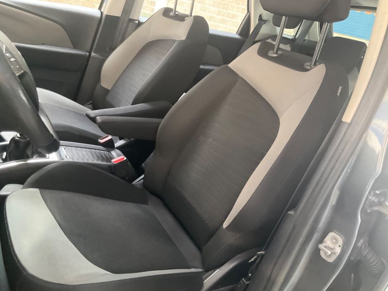 Citroen C4 Picasso 1.6 e-HDi 2014 – снимка 35