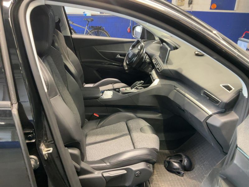Peugeot 5008 2.0 Blue-HDi Allure 2018 – снимка 16