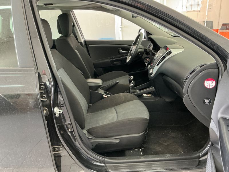 Kia cee'd 1.4 Spirit 2012 – снимка 3