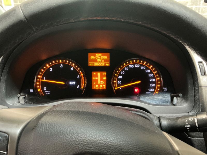 Toyota Avensis 2.0 D-4D Executive 2011 – снимка 4