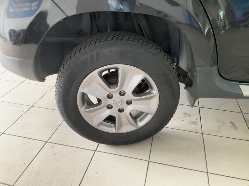 Dacia Duster 1.6 LPG Prestige 4x2 2015 – снимка 9