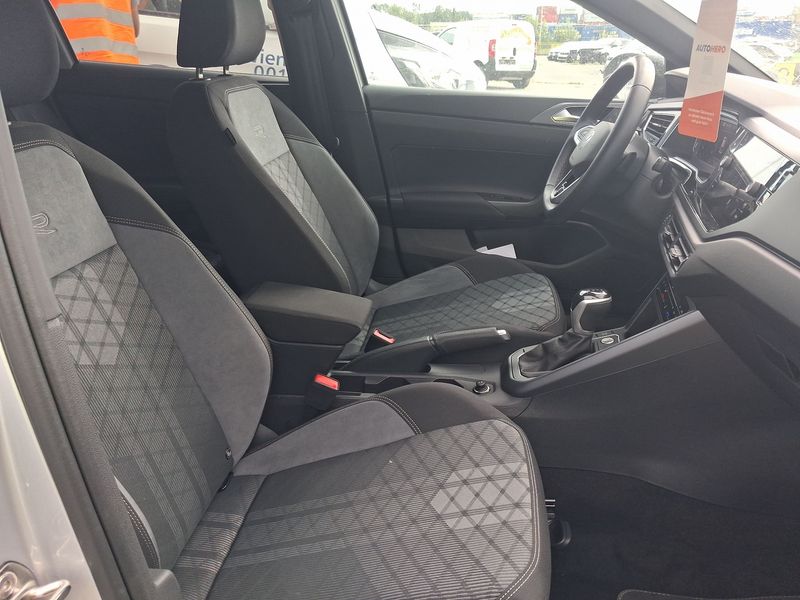 Volkswagen Taigo 1.5 TSI ACT R-Line 2024 – снимка 16