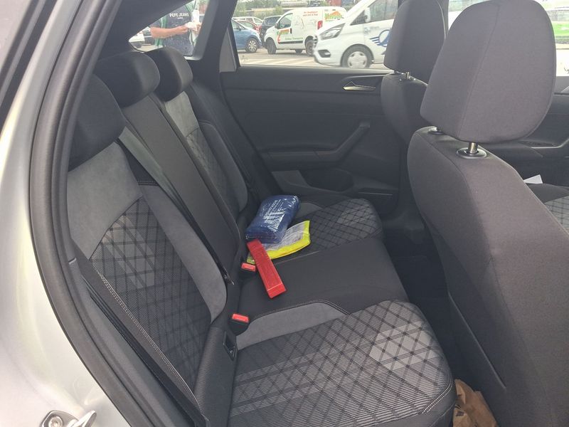 Volkswagen Taigo 1.5 TSI ACT R-Line 2024 – снимка 19