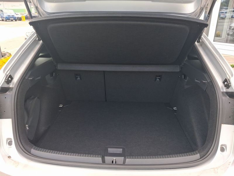 Volkswagen Taigo 1.5 TSI ACT R-Line 2024 – снимка 15