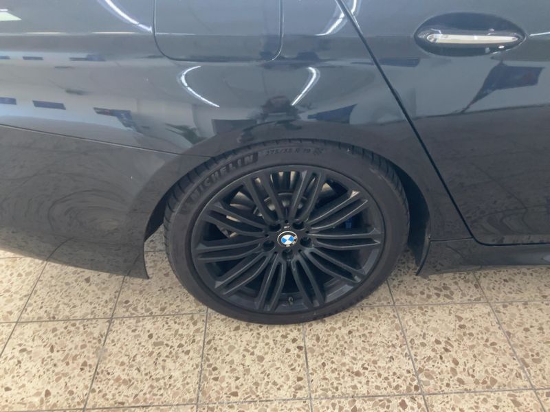 BMW 5er M550i xDrive 2018 – снимка 9