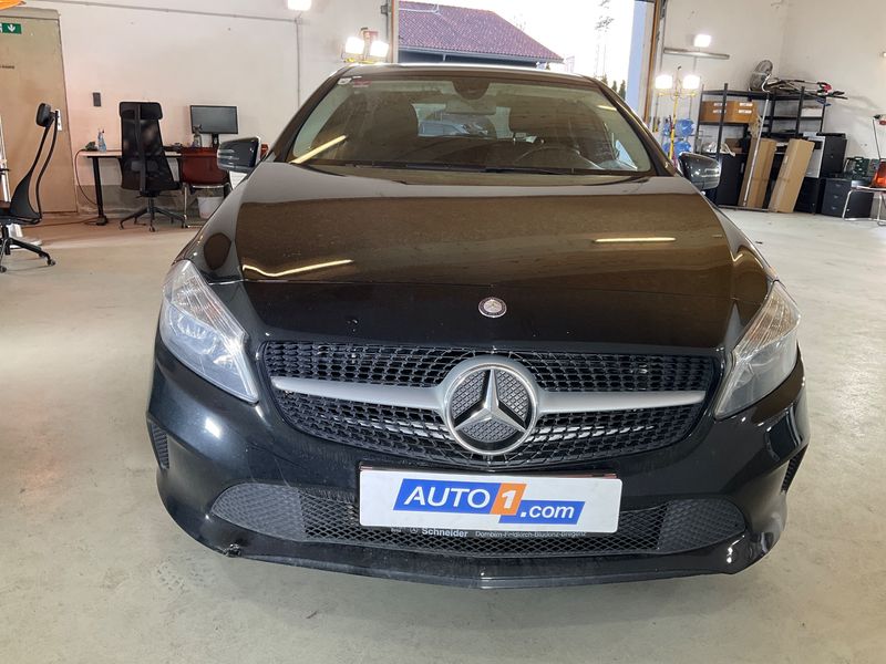 Mercedes-Benz A-Klasse A 160 2015 – снимка 14