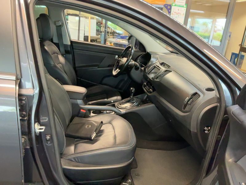 Kia Sportage 2.0 CRDi Spirit 4WD 2013 – снимка 17