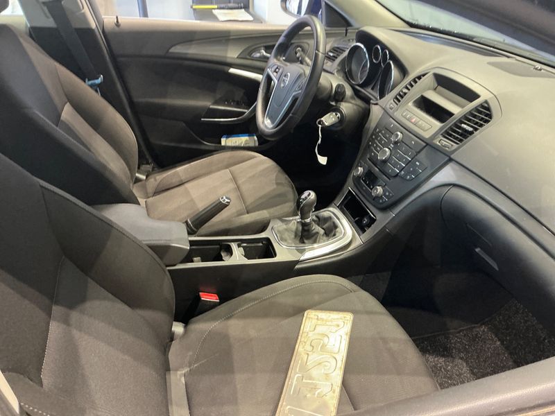 Opel Insignia Sports Tourer 2.0 CDTI Edition 2009 – снимка 3