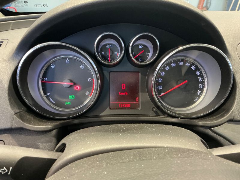 Opel Insignia Sports Tourer 2.0 CDTI Edition 2009 – снимка 4